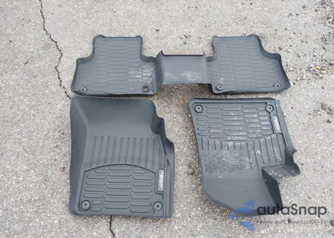 2021 Lamborghini Urus Graphite Capsule/Pearl Capsule z USA, uszkodzony, nr VIN ZPBUA1ZL8MLA12430